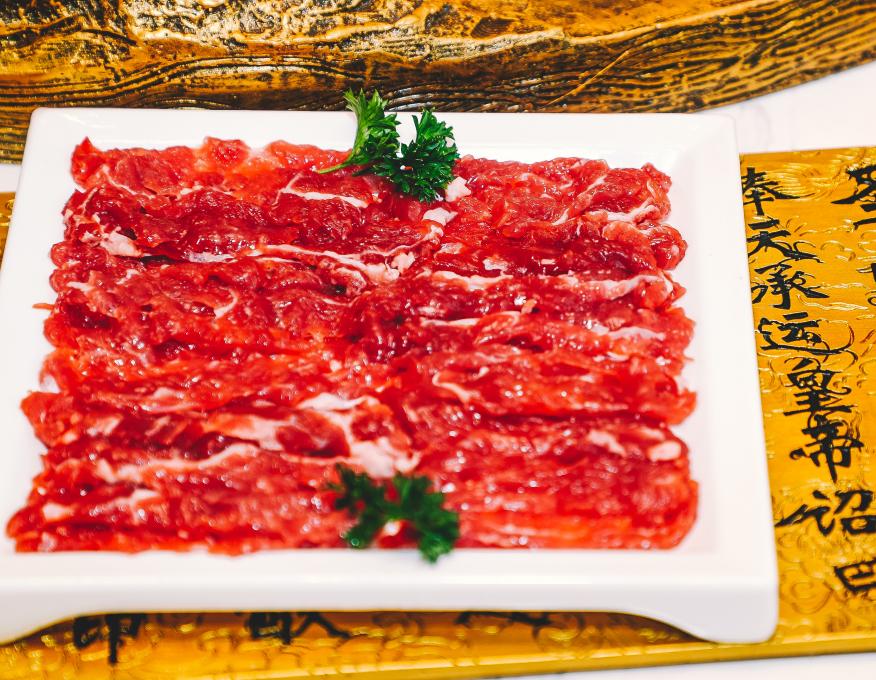 有誰知道火鍋連鎖店加盟費門檻是多少？